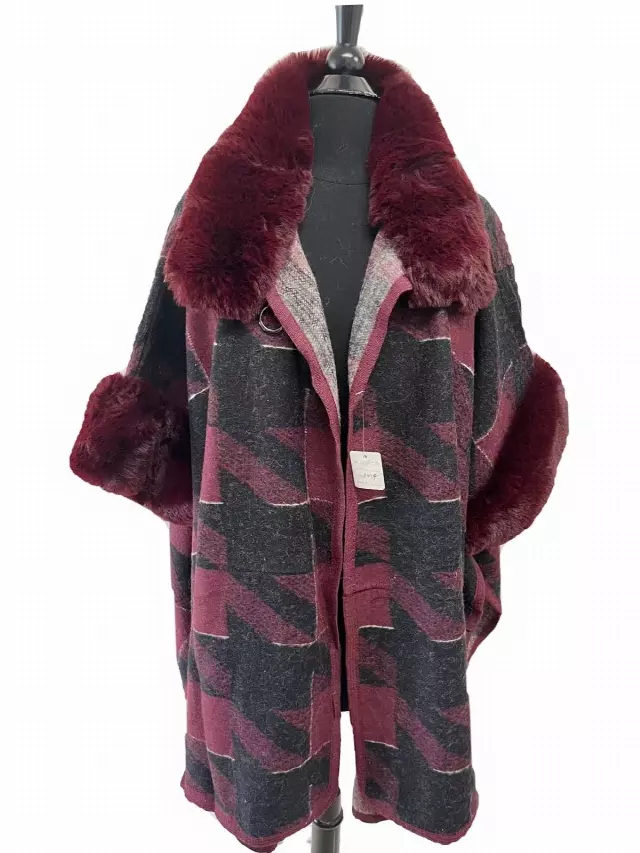 TX522 Faux Fur Houndstooth Pattern Cape — Burgundy
