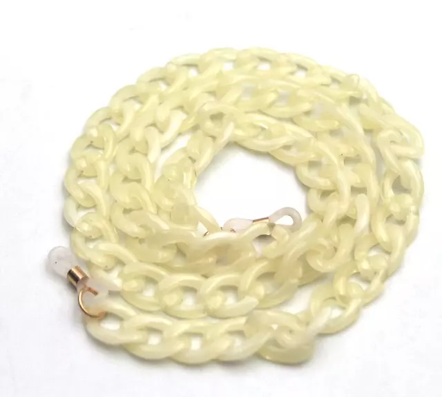 C108 — Ivory 1 dozen