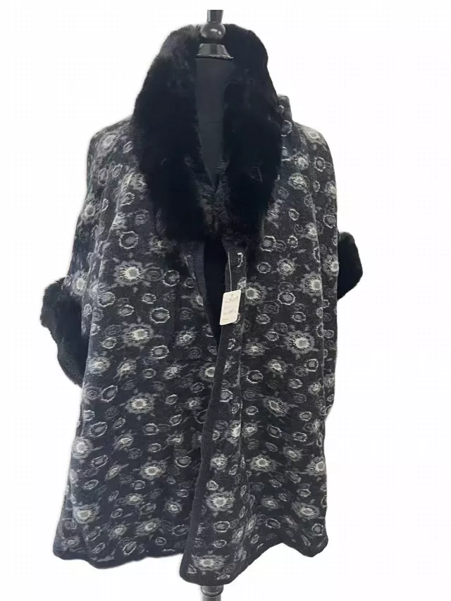 TX510 Faux Fur Floral Pattern Cape — Black