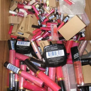 Revlon wholesale Brand New Overstock Cosmetics Lots 250pcs
