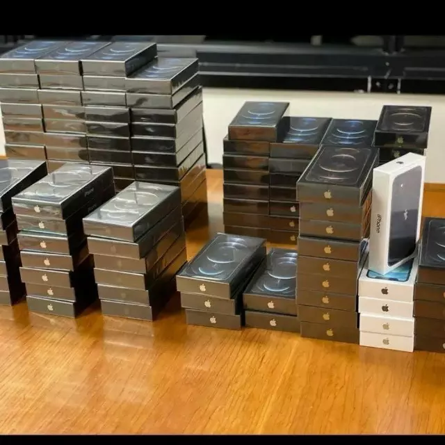 iPhone lot · 10 units · mixed condition