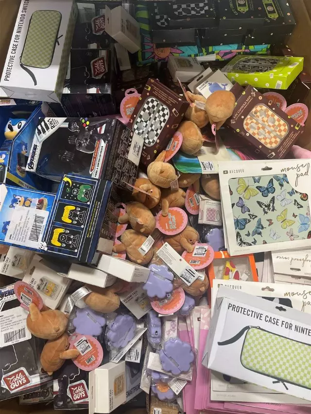 Assorted Tech Accessories lot · new