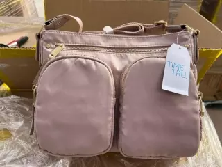 Assorted Purses Partial Pallet