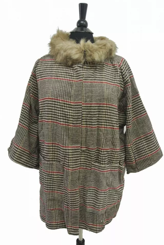 BF302 Houndstooth Print Cape with Sleeves — Khaki