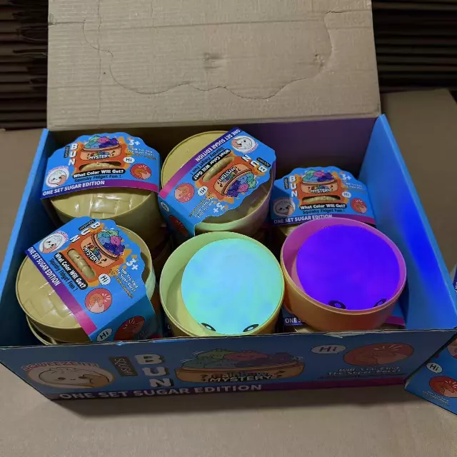 Squeezy Bun Mystery – One Set Sugar Edition (12-Pack) — 12 PC DISPLAY