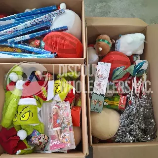 CVS Christmas seasonal lot · 593 units