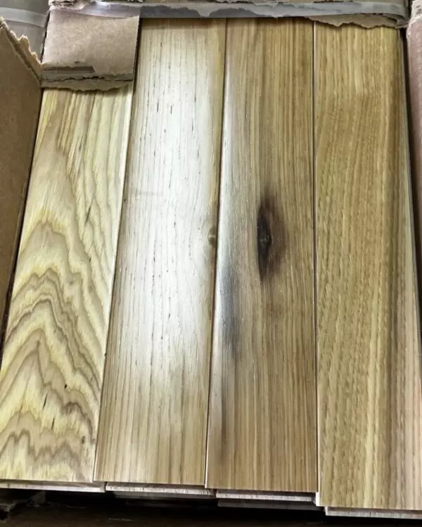 BRUCE HARDWOOD FLOORING C0610 (SOLD BY BOX)