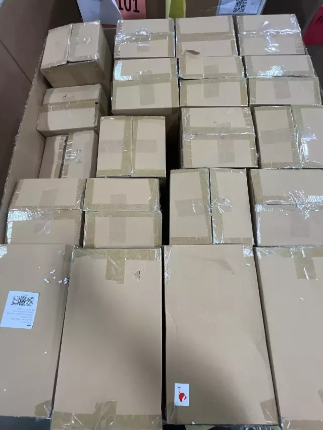 Assorted large vases lot · new