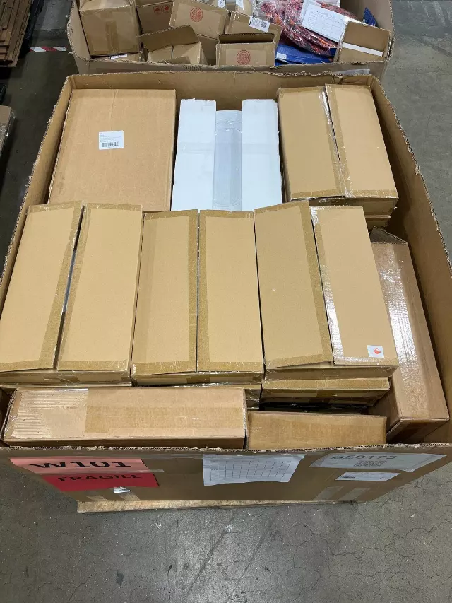 Assorted large table top plates lot · new