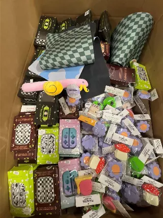 Assorted Tech Accessories lot · new