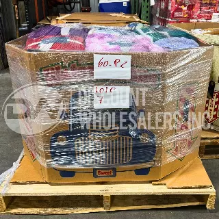 Throw Assorted throw blankets lot · 60 pcs · assorted sizes