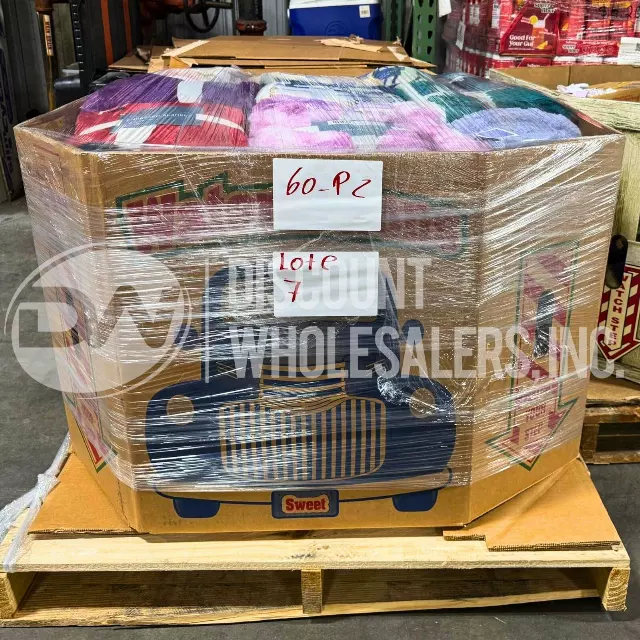 Throw Assorted throw blankets lot · 60 pcs · assorted sizes