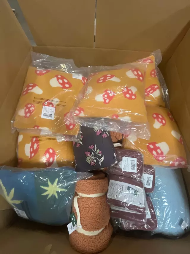 Assorted Bedding lot · new