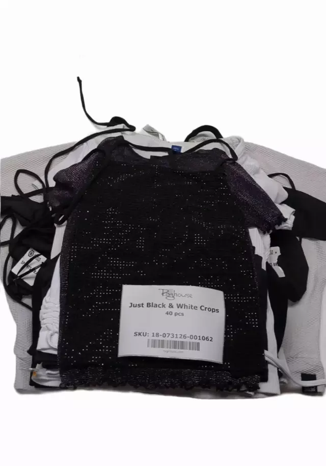 Just Black & White Crops 40 pcs
