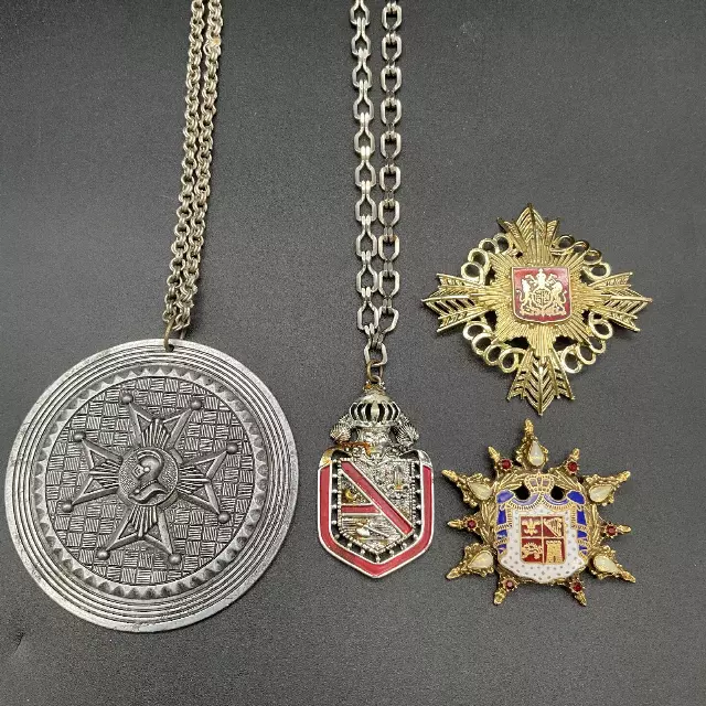 Vintage Heraldic Shield Crest Jewelry Lot 4 Pcs Brooches Pendant Necklaces