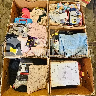 Assorted apparel lot · 386 units · bulk closeout