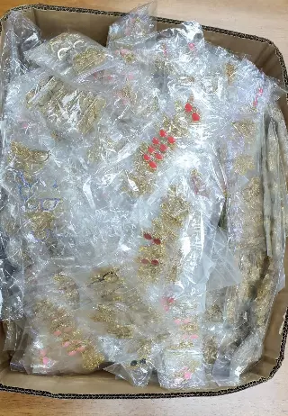 Wholesale Lot Of 200 Pieces Of Gold Plated Sunglasses Necklaces And Brooches – Assorted Colors – Suggested Retail Value $15.00 Each – Only $0.60 Each