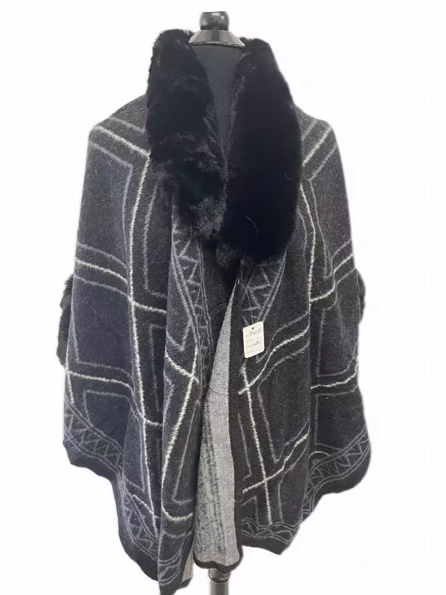 TX508 Faux Fur Pattern Cape — Black