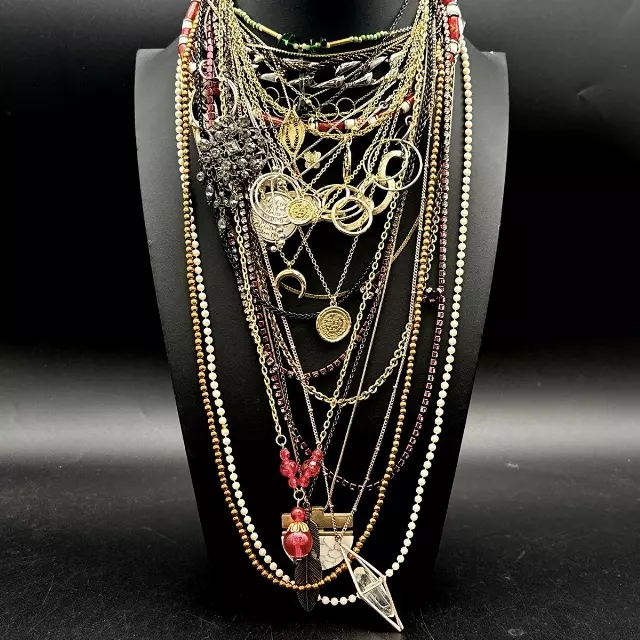 Mixed Costume Jewelry Necklace Lot Vintage to Modern Gold Silver Tone 25+ Pcs