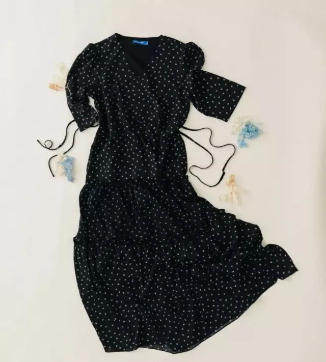 Wholesale Lot Of 100 Beautiful Daytime Dresses By Vesper Blue – Sizes S-XL – MSRP $29.99 Each – Your Price Is Only $4.99 Each