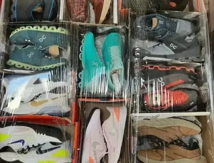 Hokas sneakers pallet