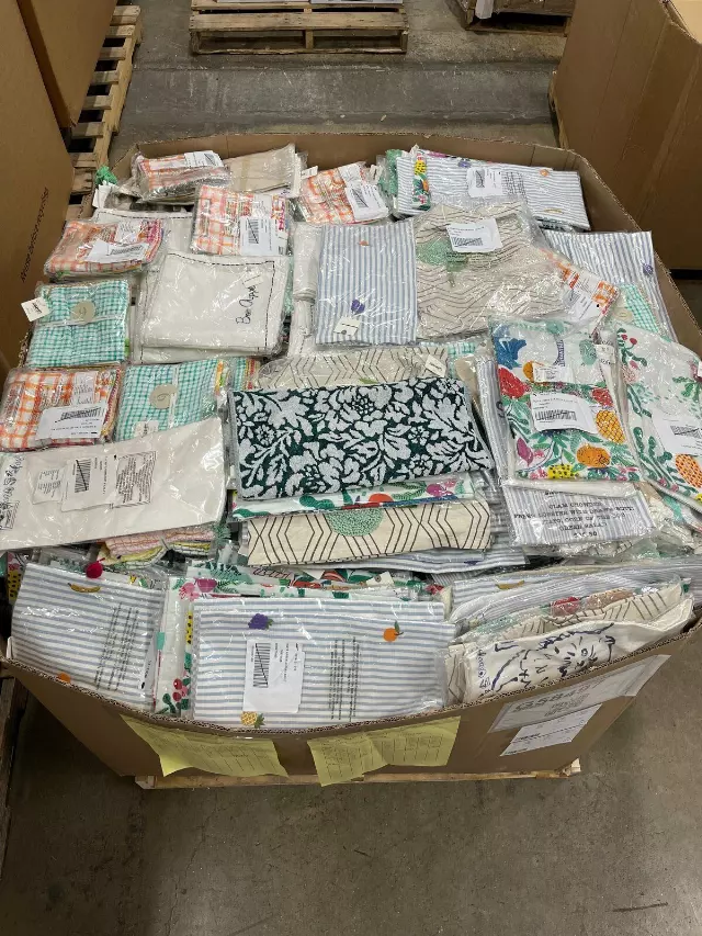 Assorted name-brand dish towels lot · new