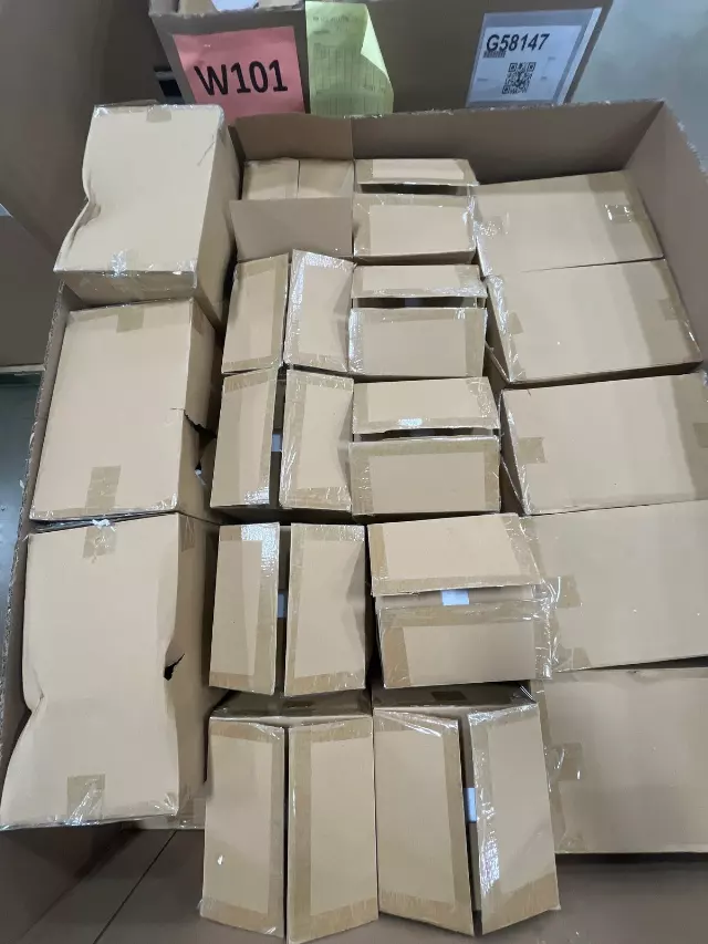 Assorted large vases lot · new