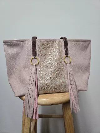 REf. 712 — Mauve leather tote with embossed floral panel