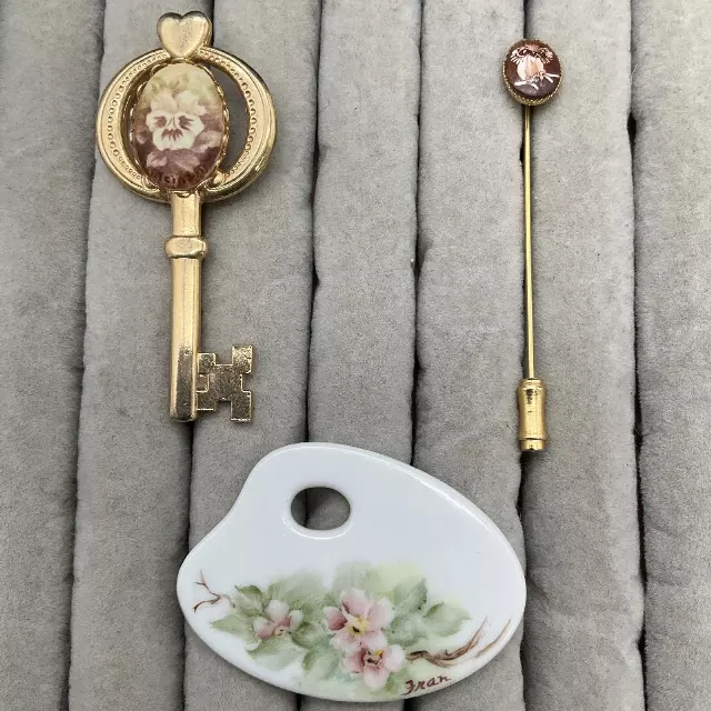 Vintage Hand Painted Porcelain Jewelry Lot 3pc Key Brooch Stick Pin Palette