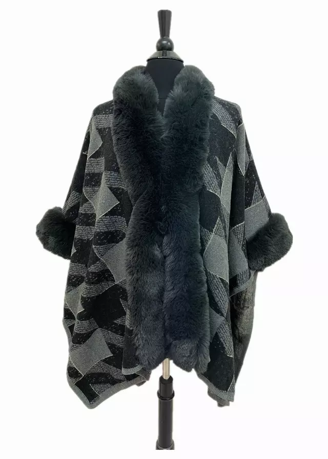 TX211 Diamond Shape Pattern Faux Fur Cape — Black