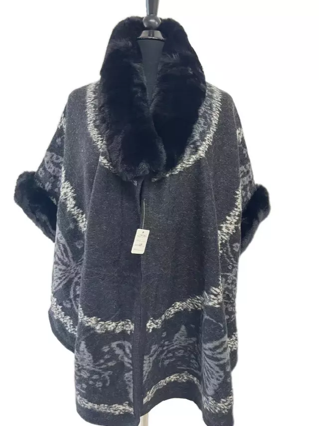 TX505 Faux Fur Pattern Cape — Black