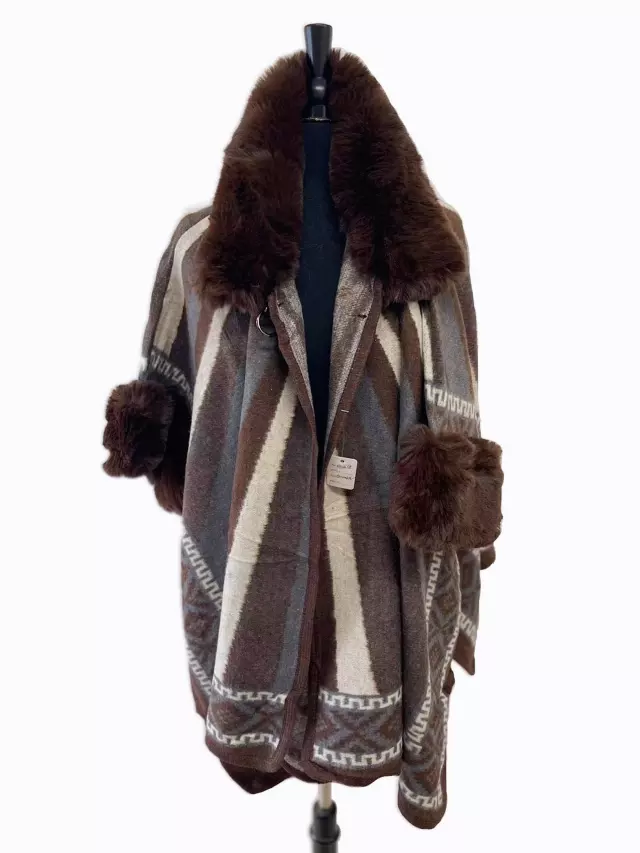 TX518 Faux Fur Pattern Cape — Brown