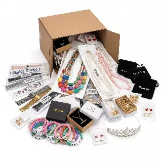 Jewelry & accessories lot · 100 units · shelf-pull