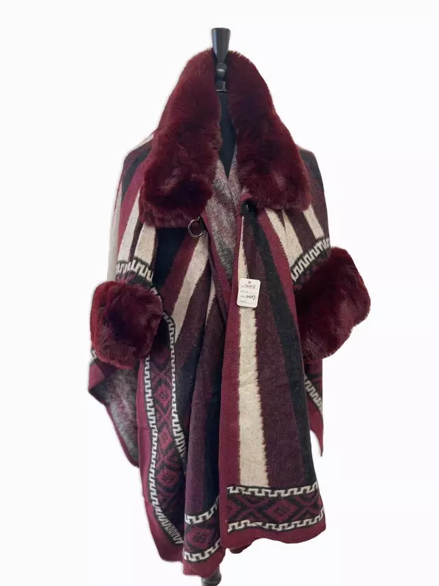 TX518 Faux Fur Pattern Cape — Burgundy