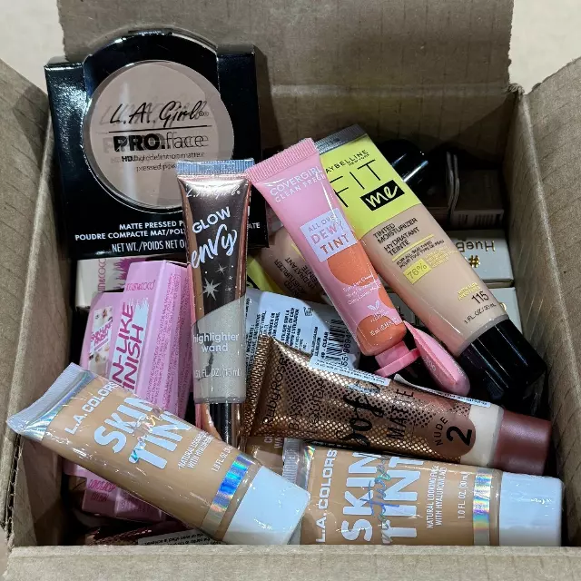 Assorted Powder, Foundation & Concealer - Wholesale 49 Units (ASPFC)