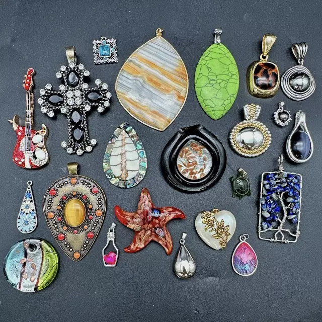 Assorted Costume Jewelry Pendant Lot 21pc Vintage to Modern Cross Guitar Tree