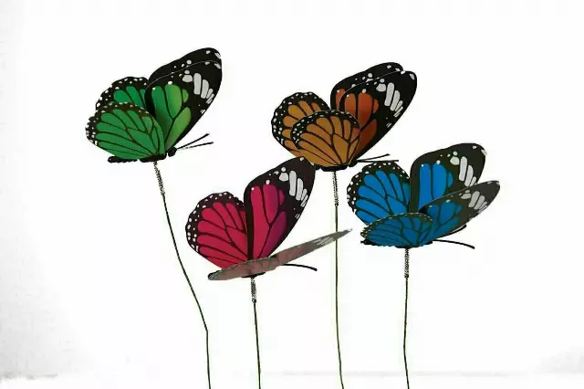 DP1007 – Butterfly with 3” moveable wings “dz” Min 1 dz. – Case 120 dozen