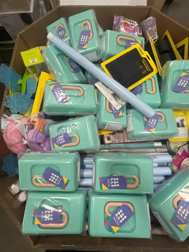 Assorted merchandise lot · new
