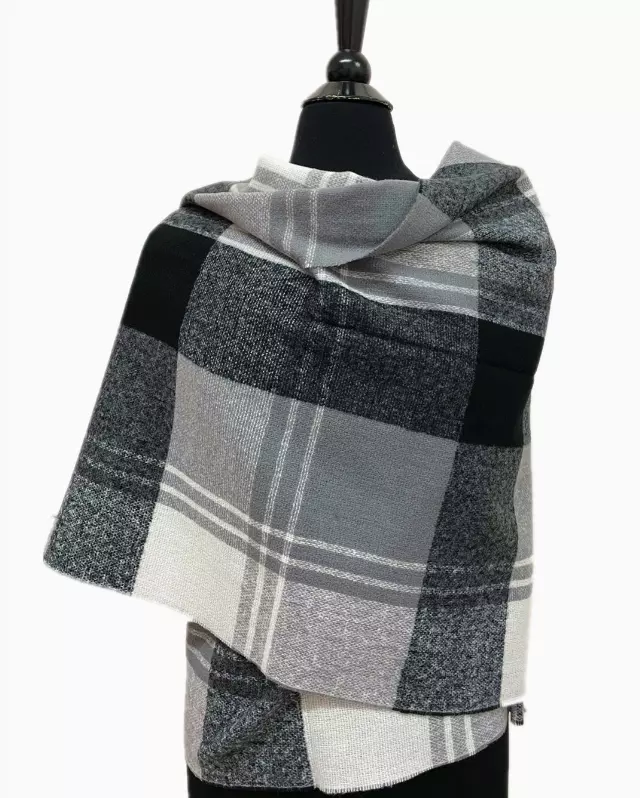 BF156 Plaid Pattern Winter Scarf — Black