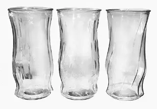 GP4023CLR – 9.5” Tall w/ 4.25” opening Assorted style vases – “case pk 12”