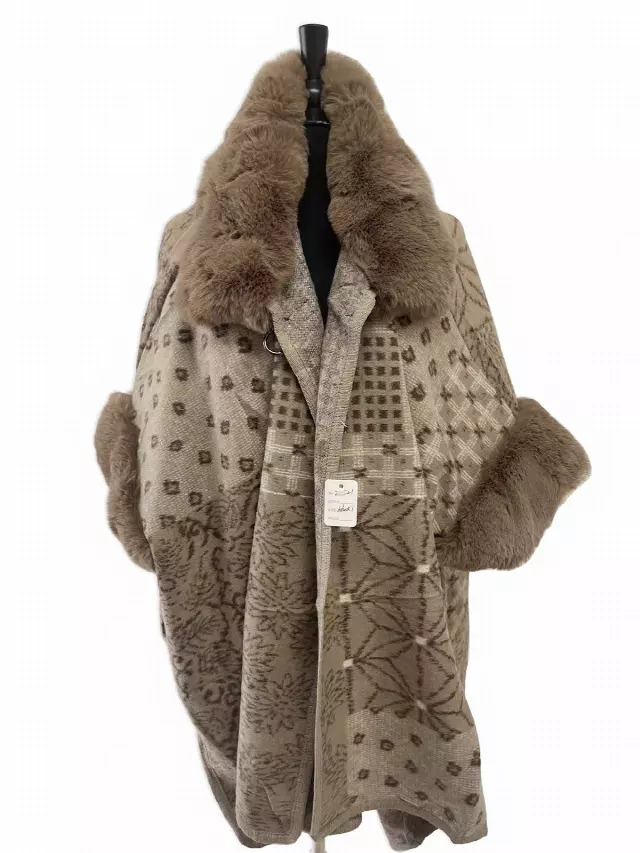 TX521 Faux Fur Pattern Cape — Khaki