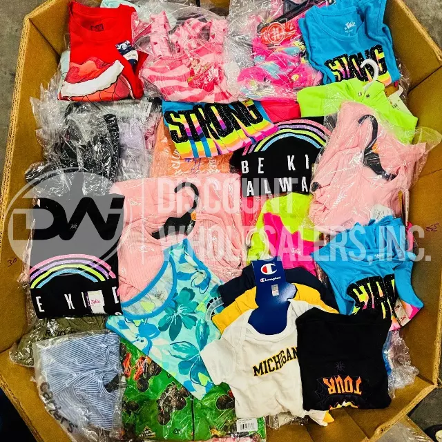 Assorted kids apparel lot · 500 pcs · mixed
