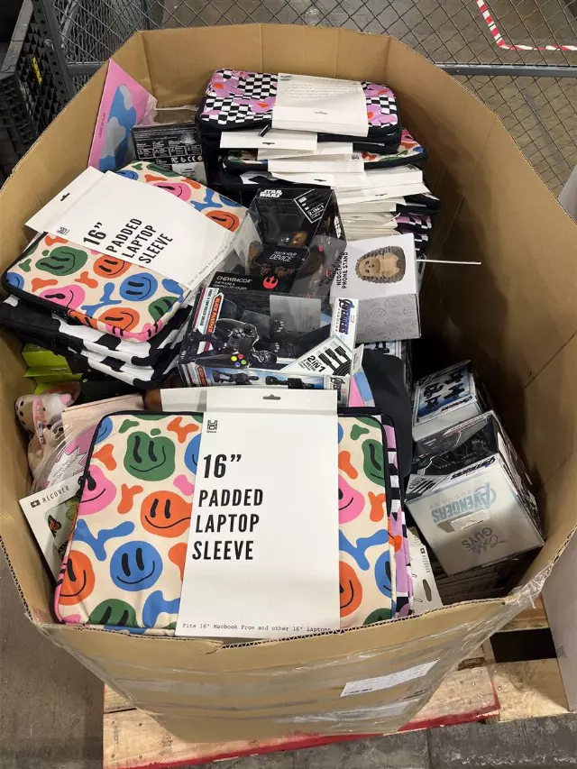 Assorted Tech Accessories lot · new