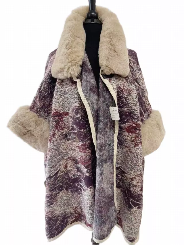 TX526 Faux Fur Pattern Cape — Beige