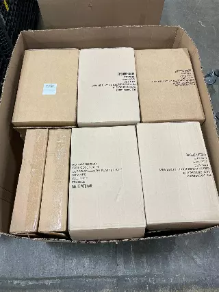 Assorted large table top plates lot · new