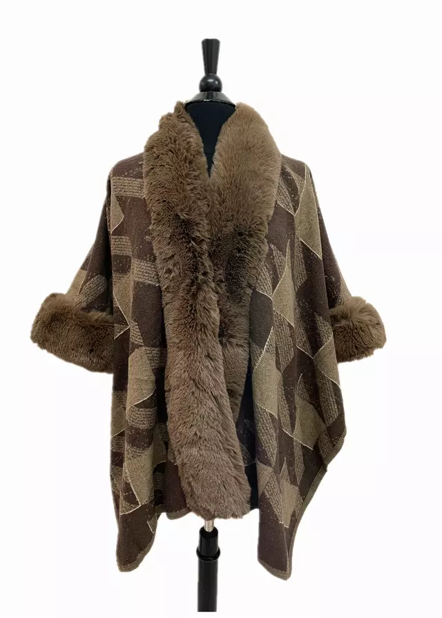 TX211 Diamond Shape Pattern Faux Fur Cape — Khaki