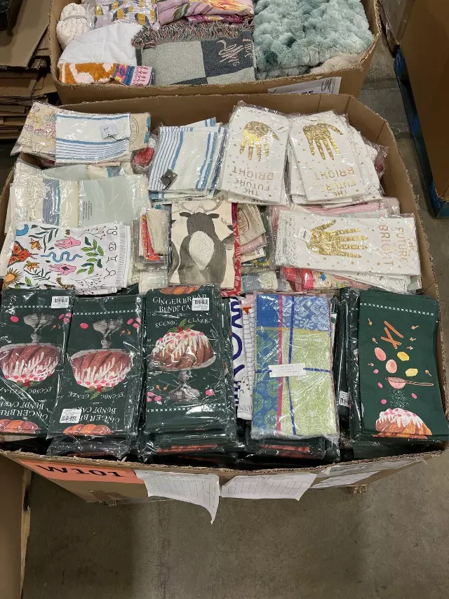 Assorted dish towels lot · new