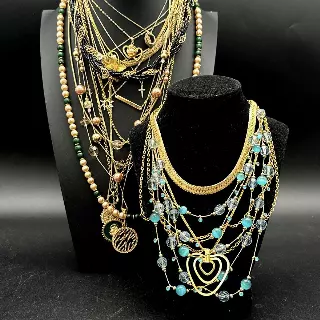 Fashion Necklace Jewelry Lot Gold Tone Silver Tone Beaded Pendants Lot of 20