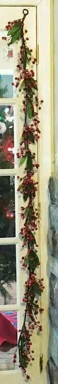 PMX7053 – 6’ Berry Garland with red and green berries-Min 2 – Case Pk 24