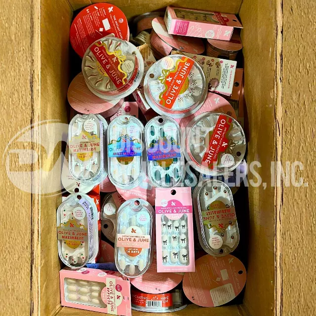 Olive & June The Instant Mani Press-On Nails lot · 430 pcs · assorted sizes